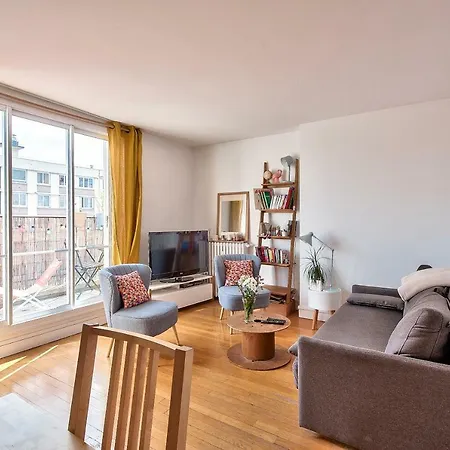 Two Comfortable And Bright With Balcony * Parigi