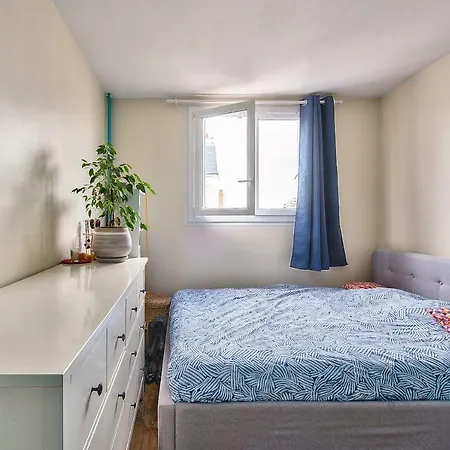Two Comfortable And Bright With Balcony